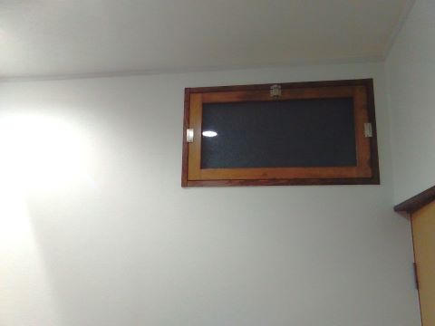 外に接する壁がなくても、あかりと風を取り入れる工夫