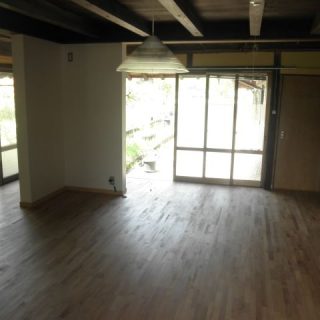 障子建具と壁を取り除き、解放的なリビングに