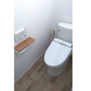 シンプルでスッキリとしたトイレは、お掃除もしやすい