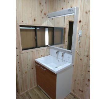 ハイバックの洗面台は水撥ねがしにくい
